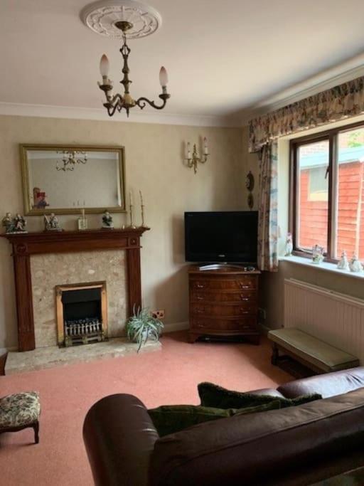 Apartment Church View, Poltimore Village - Near Exeter